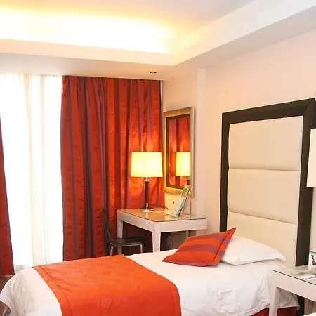 Center Hotel
