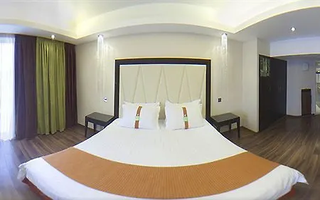 Center Hotel 4*
