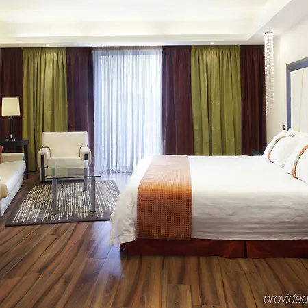 Center Hotel 4*