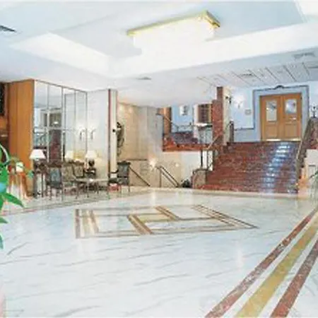 Hotel Center 4*
